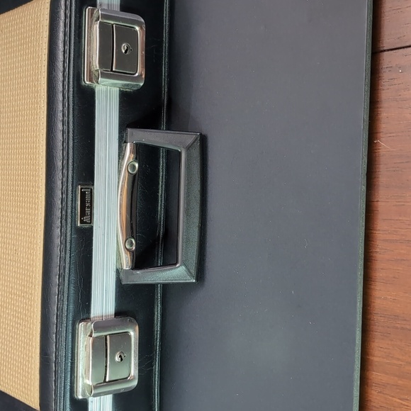 Vintage Marsand Industries Inc.USA Black And Brown Cassette Tape Case - Picture 3 of 11